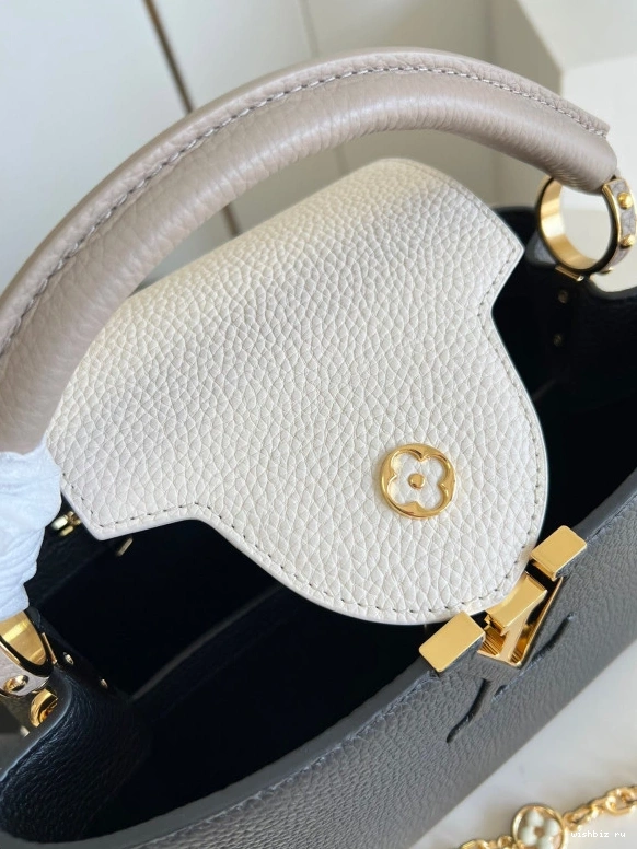 WIS LOUIS CAPUCINES MM VUITTON 0826